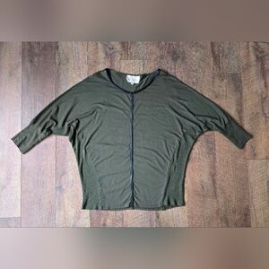 Two By Vince Camuto Olive Green Bat Wing Top With Faux Leather Trim Size Large